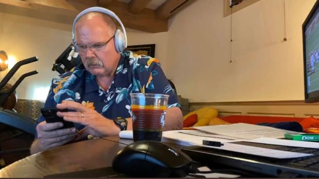andy-reid-draft-room